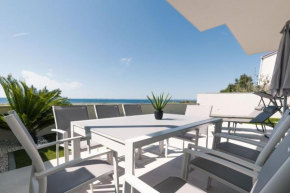 Crowonder Beachfront Reiterer Villa V3 with Jacuzzi